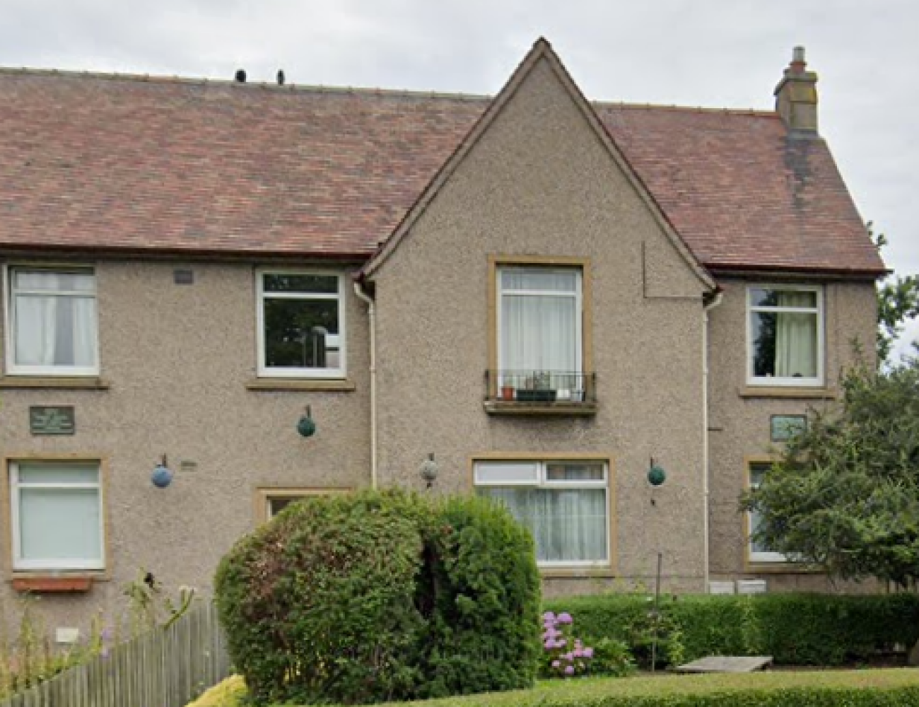67c Salvesen Gardens, Edinburgh EH4 5JT One Bedroom First Floor Flat