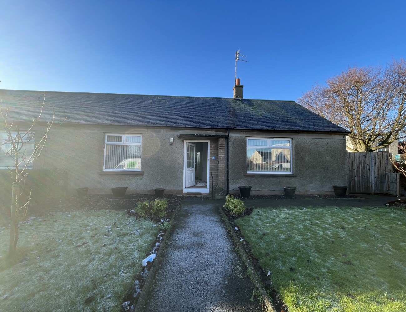 11 Strathmore Place, Broughty Ferry DD5 2PD Three Bedroom Semi