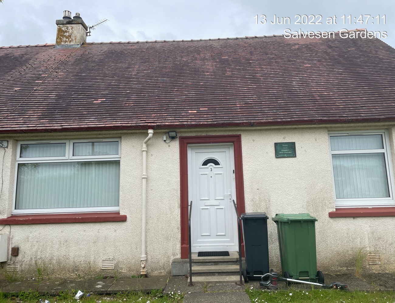 3 Salvesen Gardens, Edinburgh EH4 5JU Two Bedroom Semi Detached